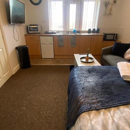 Bv Cosy Studio Eleven At Deighton Huddersfield Apartment Екстериор снимка