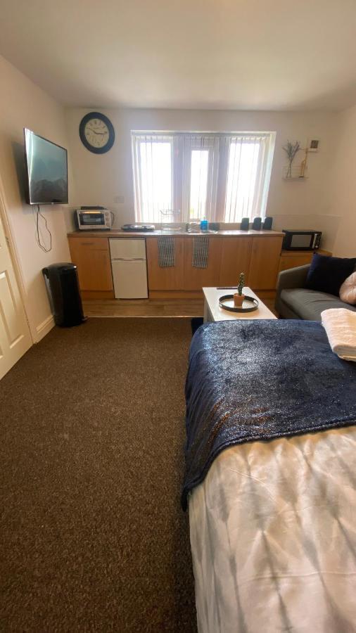 Bv Cosy Studio Eleven At Deighton Huddersfield Apartment Екстериор снимка